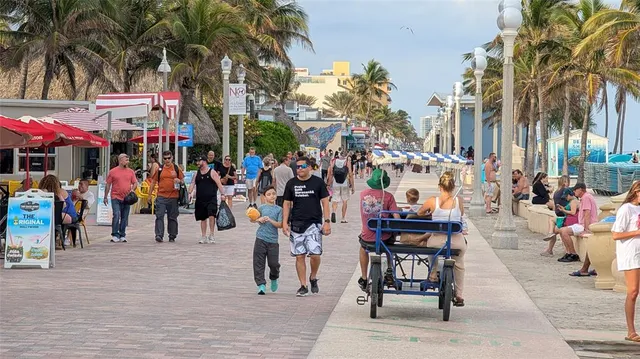$3,400 | 1501 South Ocean Drive, Unit 404, Hollywood, FL 33019