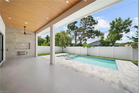 $2,099,000 | 638 93rd Avenue North, Naples, FL 34108