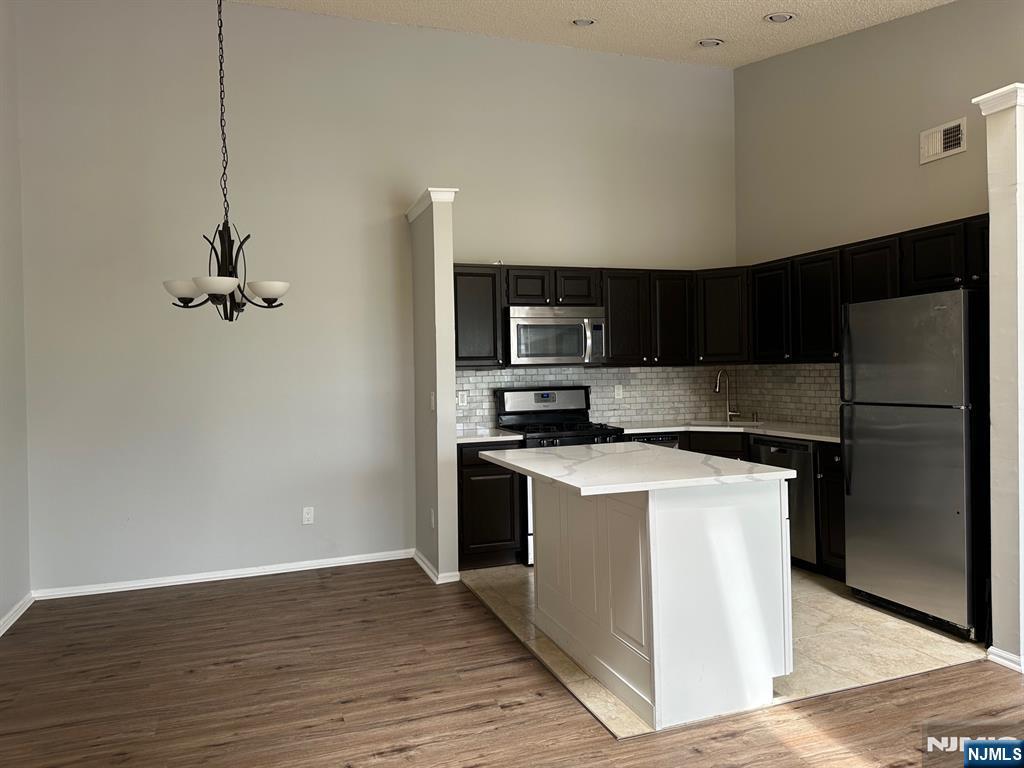 965 Juniper Way, Unit 965 Mahwah, NJ 07430 - Photo 7 of 16