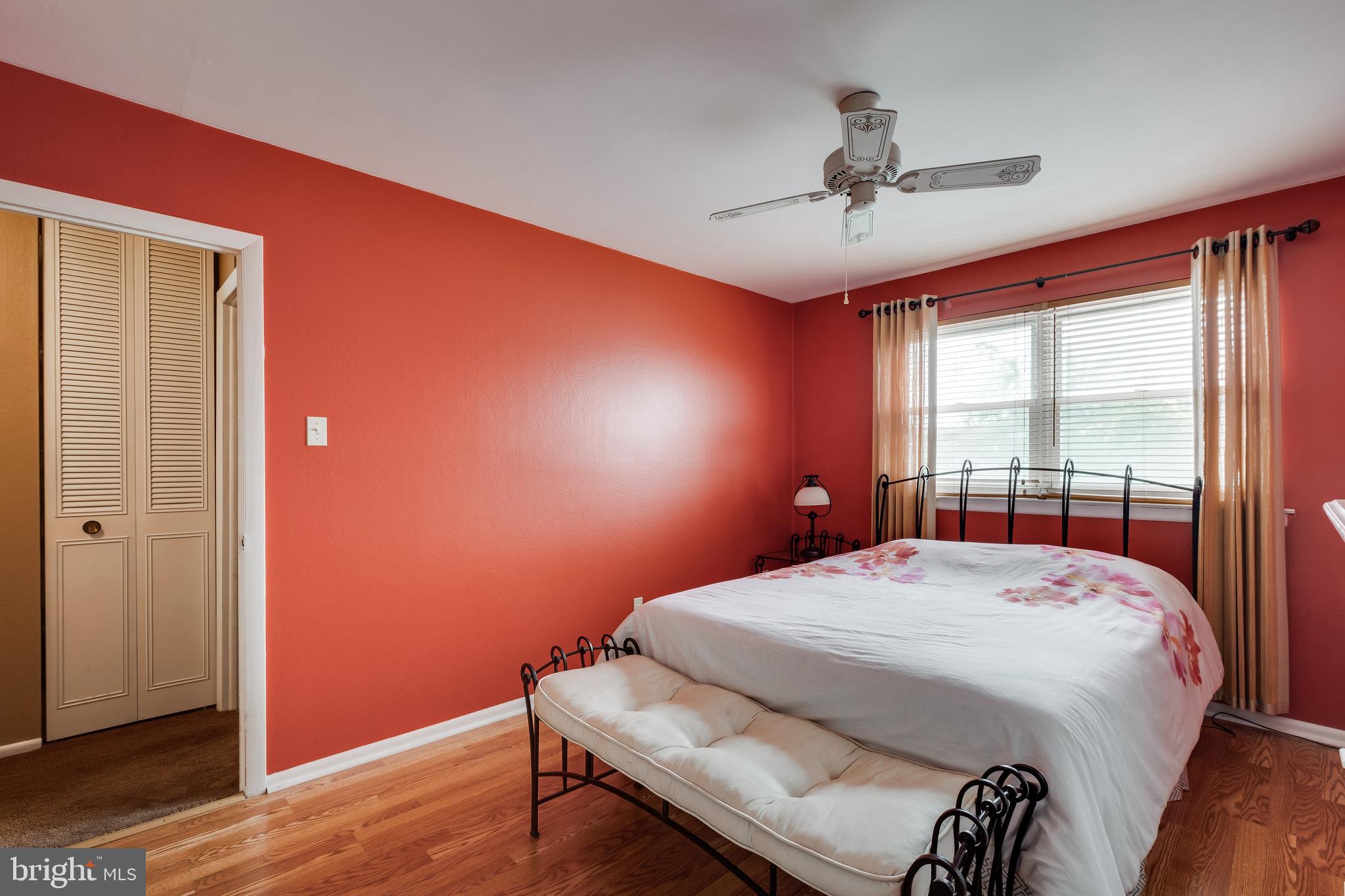3532 Oakhill Road Philadelphia, PA 19154 - Photo 19 of 32 Double windows and a Ceiling fan