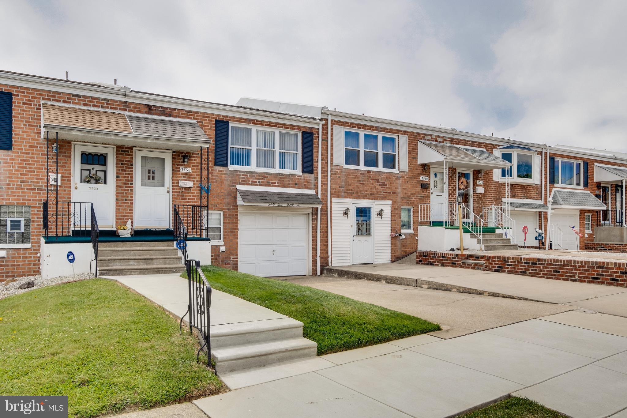 3532 Oakhill Road Philadelphia, PA 19154 - Photo 3 of 32 Quiet street, plenty of additional street parking
