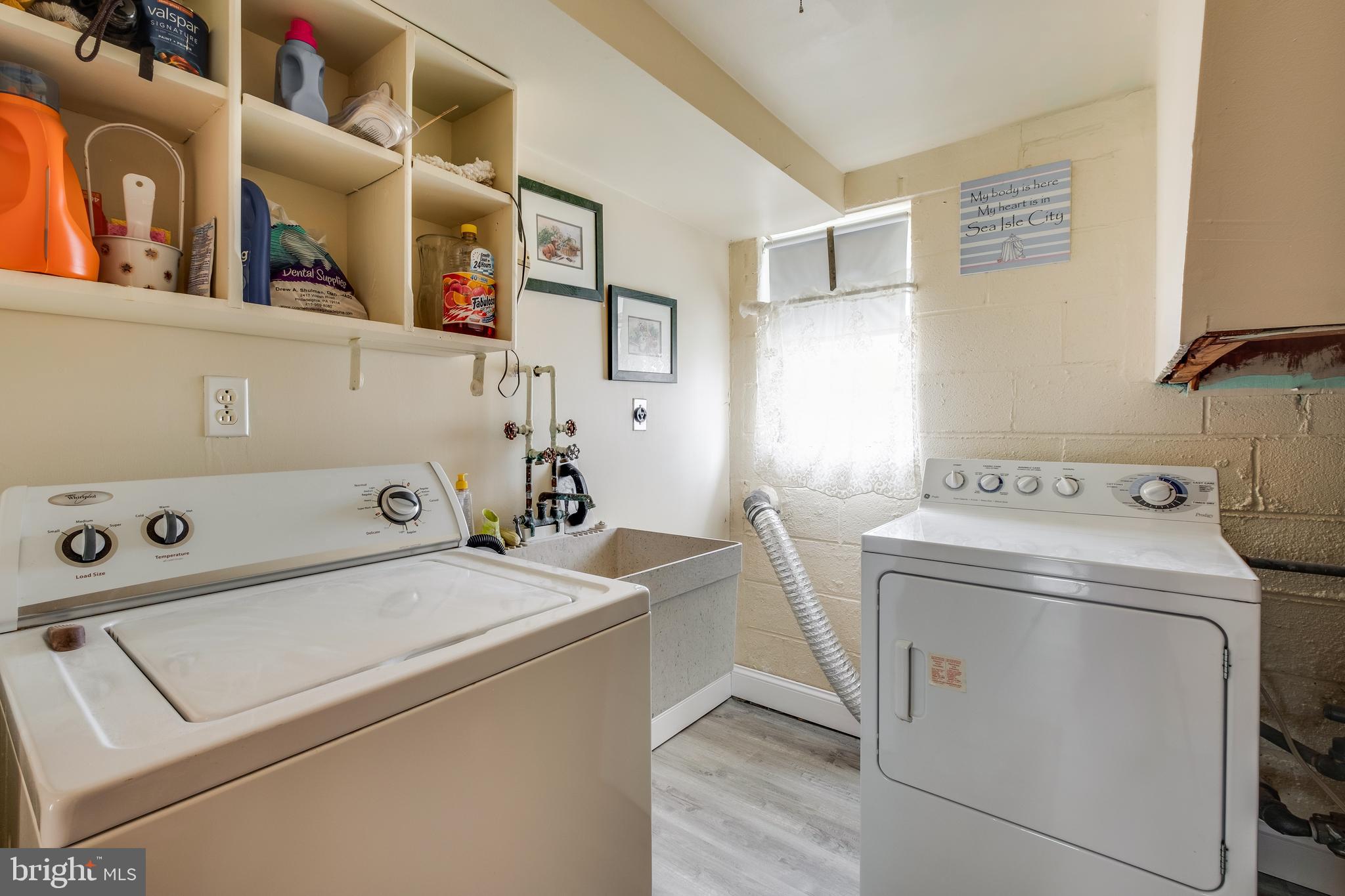 3532 Oakhill Road Philadelphia, PA 19154 - Photo 27 of 32 Big separate Laundry Room