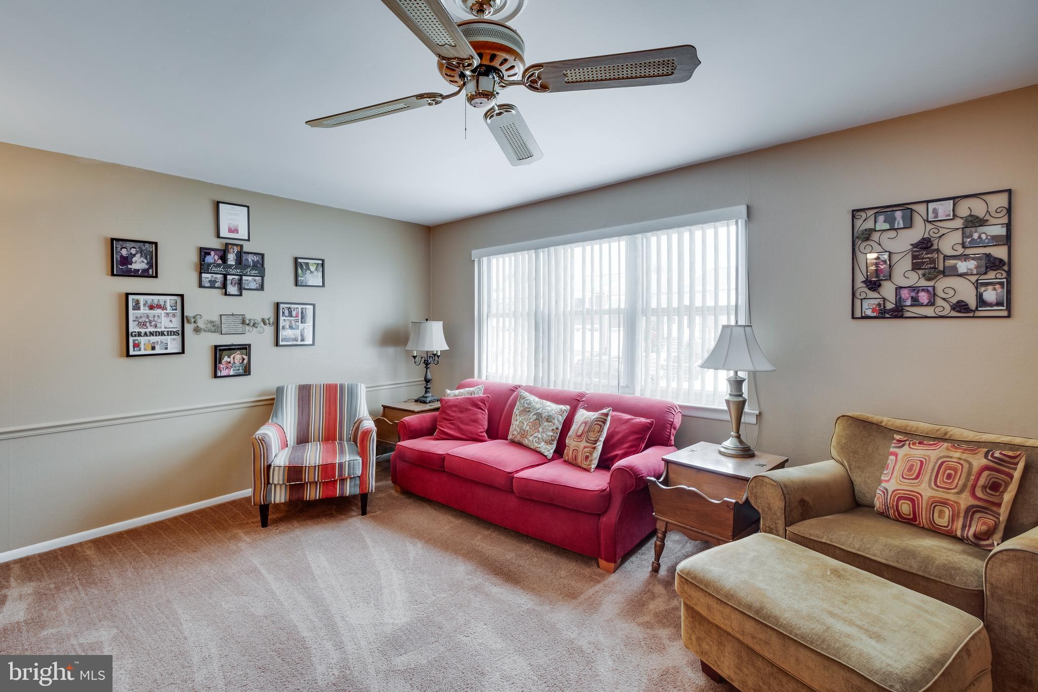 3532 Oakhill Road Philadelphia, PA 19154 - Photo 4 of 32 Tons of Natural Light
