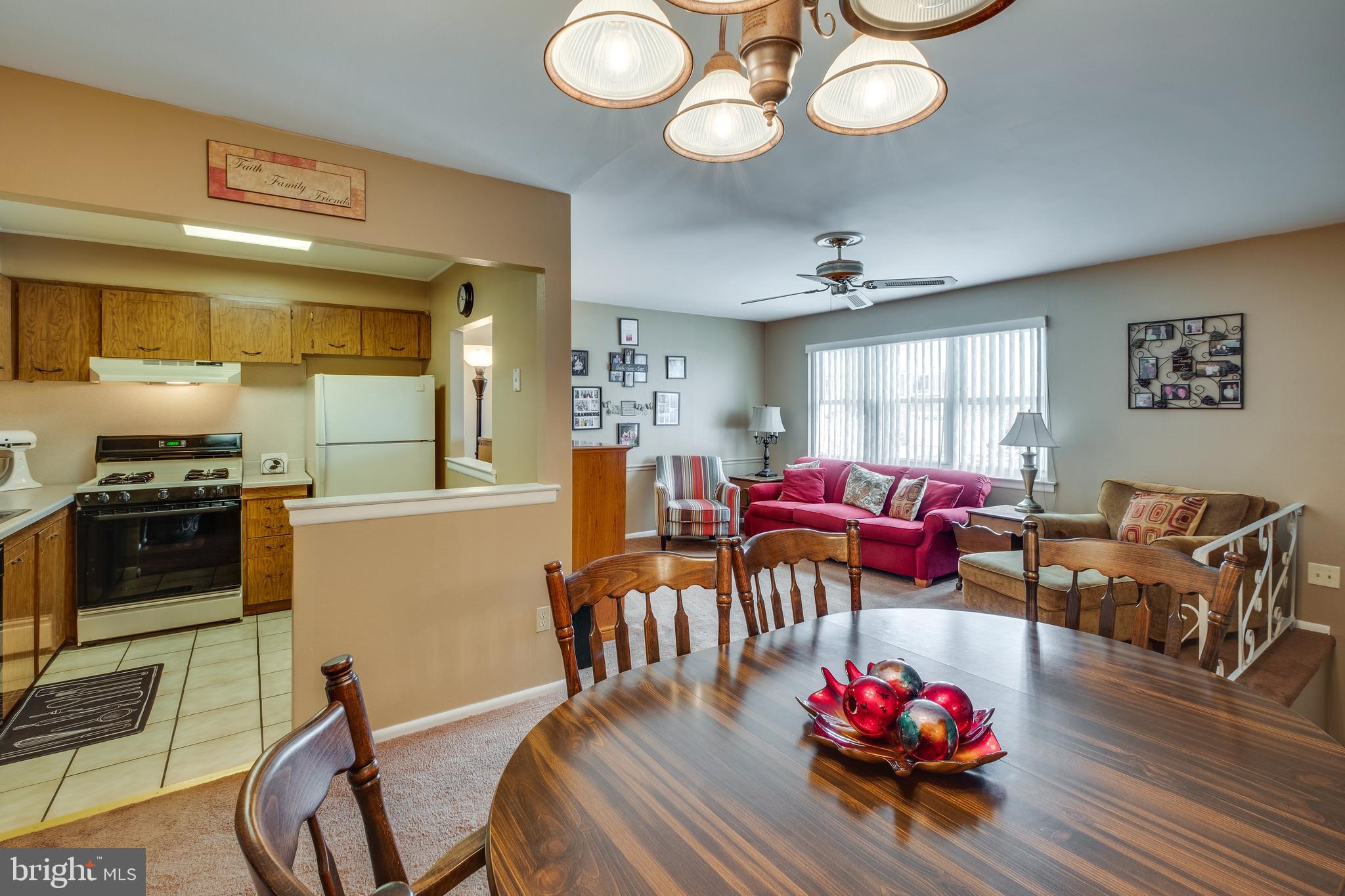 3532 Oakhill Road Philadelphia, PA 19154 - Photo 7 of 32 Dining Room opens to the Kitchen
