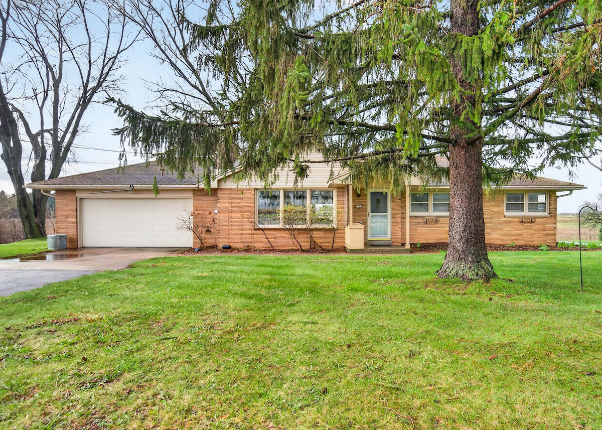 8705 W Donges Bay Rd