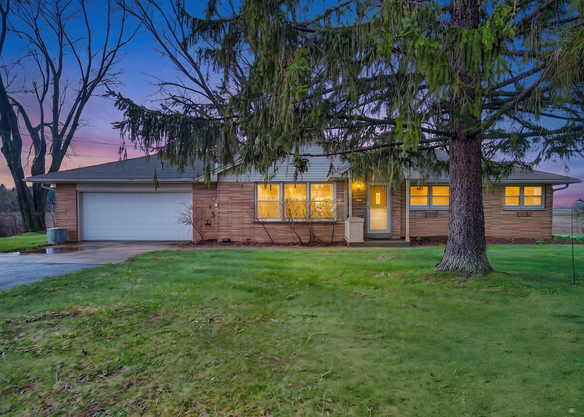 8705 West Donges Bay Road Mequon, WI 53097 - Photo 20 of 20 Welcome home!