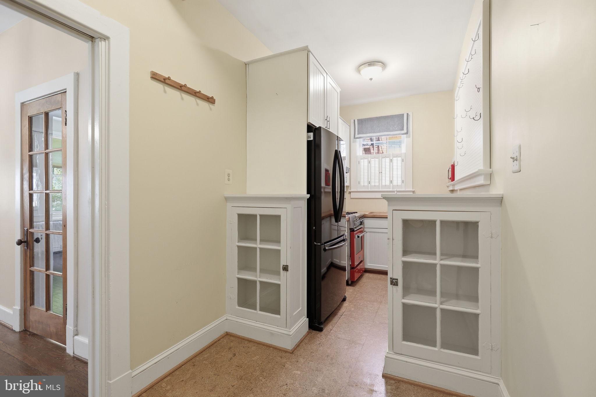 3018 Porter Street Northwest, Unit 103 Washington, DC 20008 - Photo 13 of 27 Charming Kitchen Nook.