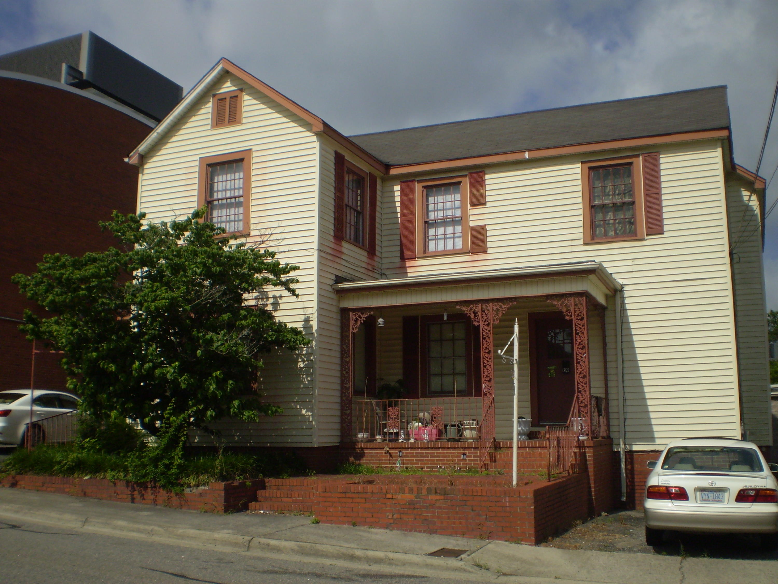 117 North Lawrence Street Rockingham, NC 28379 - Photo 1 of 17 Front