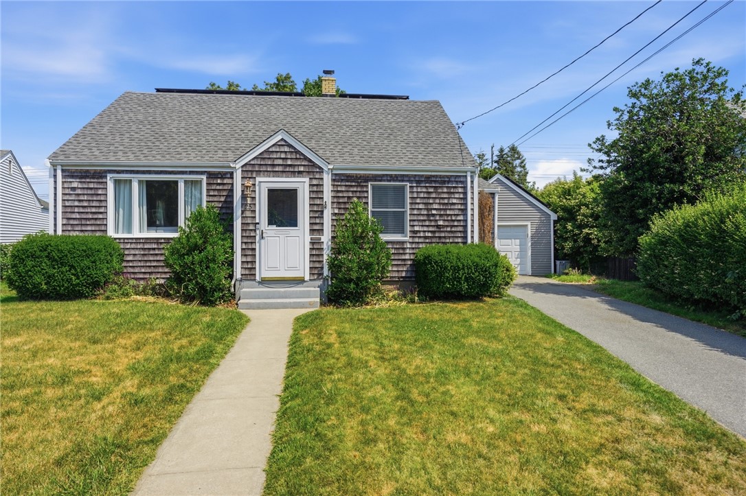 25 King Road Middletown, RI 02842 - Photo 3 of 44