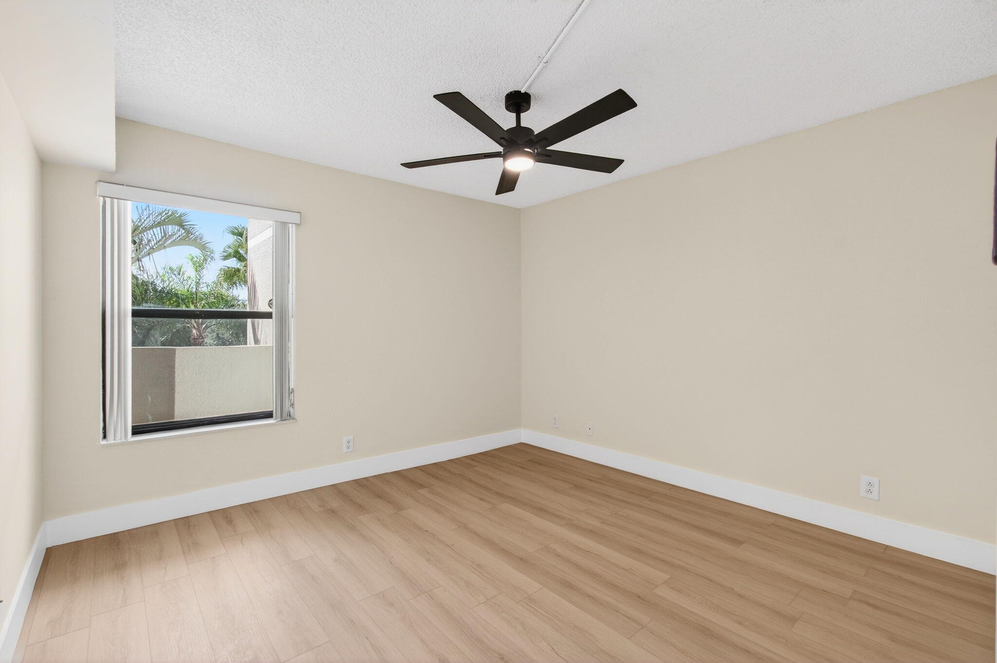 5900 Camino Del Sol, Unit 304 Boca Raton, FL 33433 - Photo 20 of 87 35-web-or-mls-DSC_4413