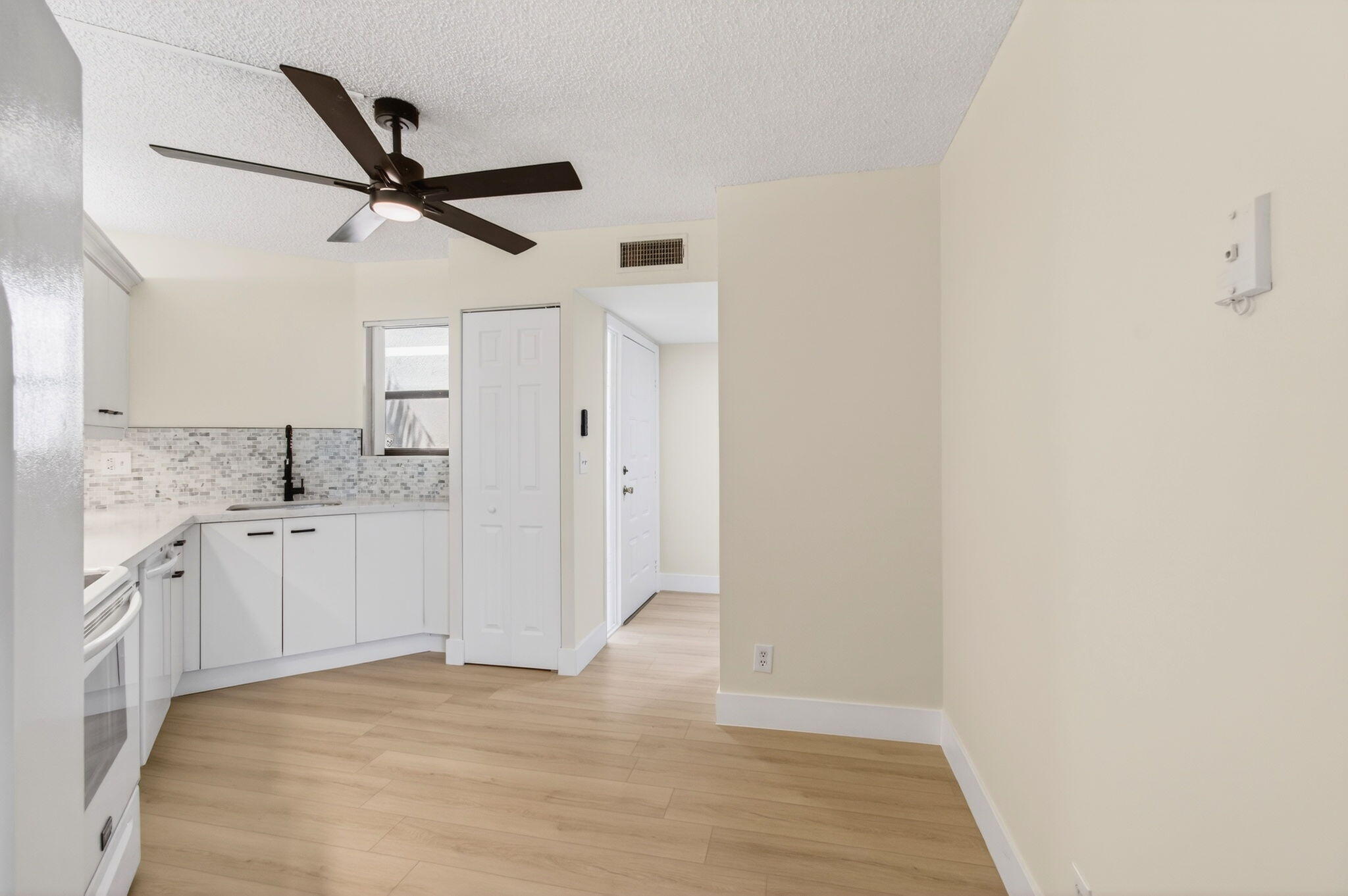 5900 Camino Del Sol, Unit 304 Boca Raton, FL 33433 - Photo 58 of 87 33-web-or-mls-DSC_4398