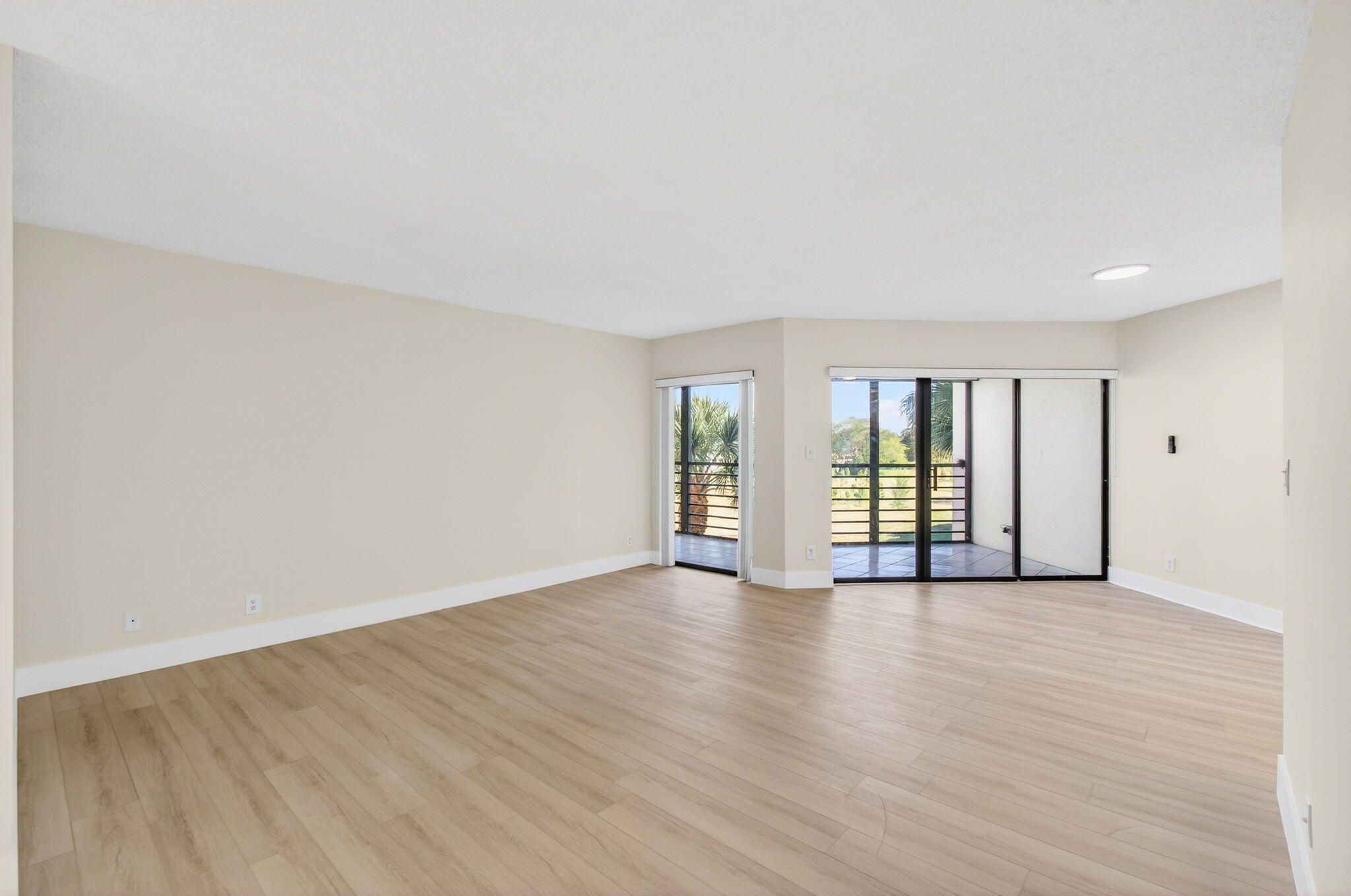 5900 Camino Del Sol, Unit 304 Boca Raton, FL 33433 - Photo 7 of 87 14-web-or-mls-DSC_4249