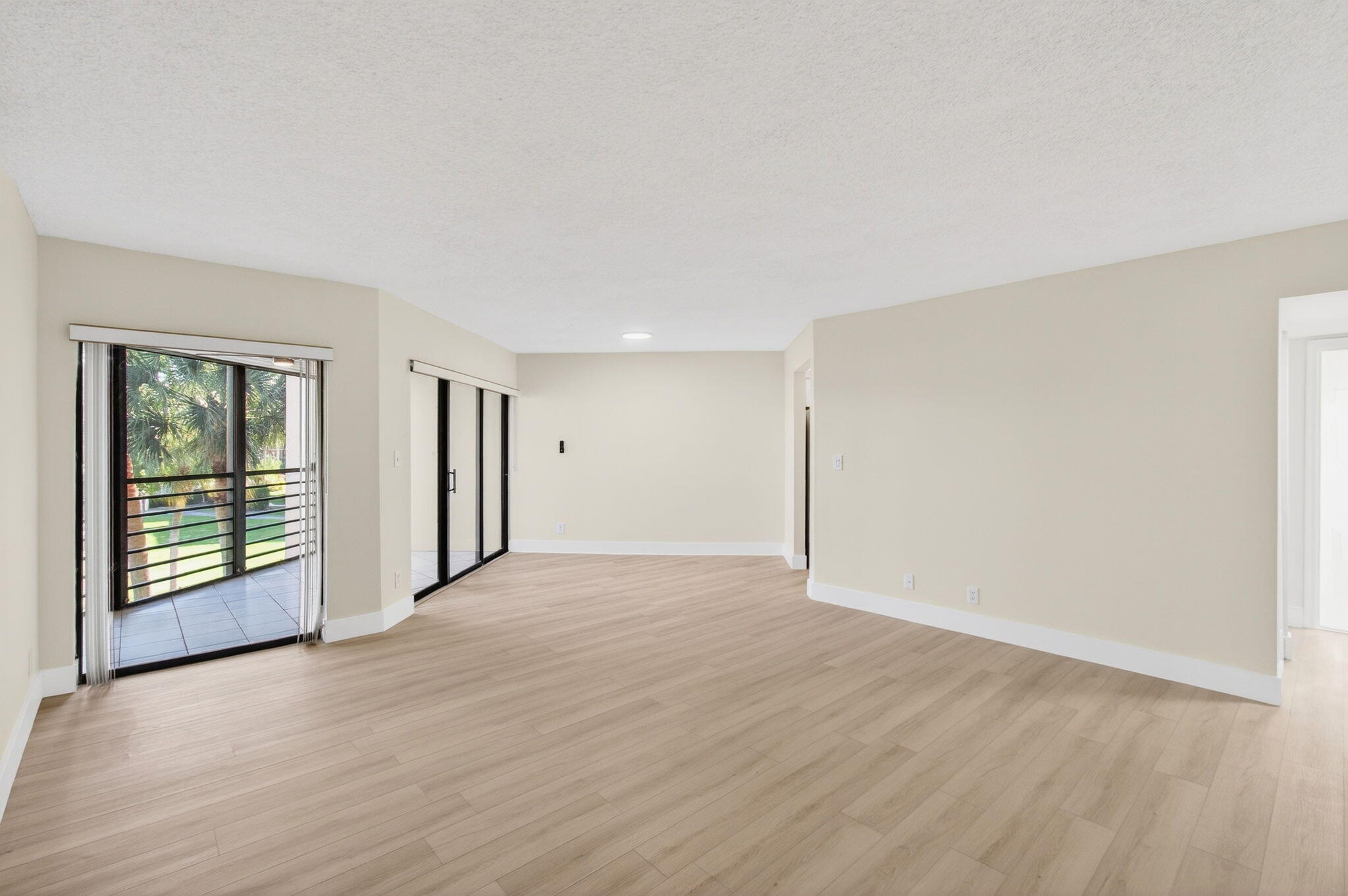 5900 Camino Del Sol, Unit 304 Boca Raton, FL 33433 - Photo 9 of 87 16-web-or-mls-DSC_4268