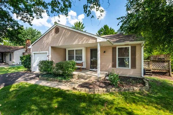 $350,000 | 417 Travelaire Avenue, Naperville, IL 60565