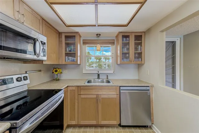 $220,000 | 12900 Vonn Road, Unit E205, Largo, FL 33774