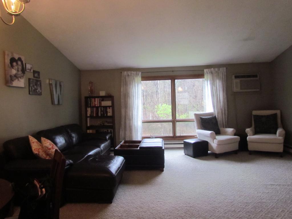 877 Mammoth Road, Unit 7 Manchester, NH 03104 - Photo 3 of 16