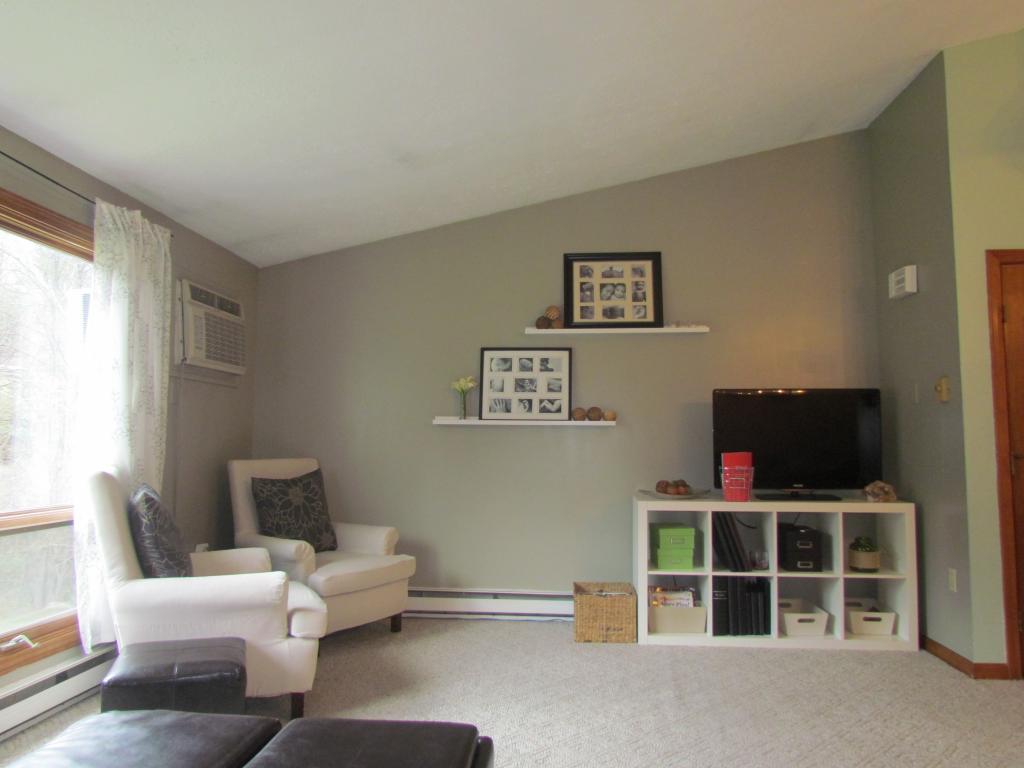 877 Mammoth Road, Unit 7 Manchester, NH 03104 - Photo 4 of 16