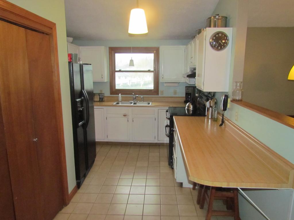 877 Mammoth Road, Unit 7 Manchester, NH 03104 - Photo 7 of 16