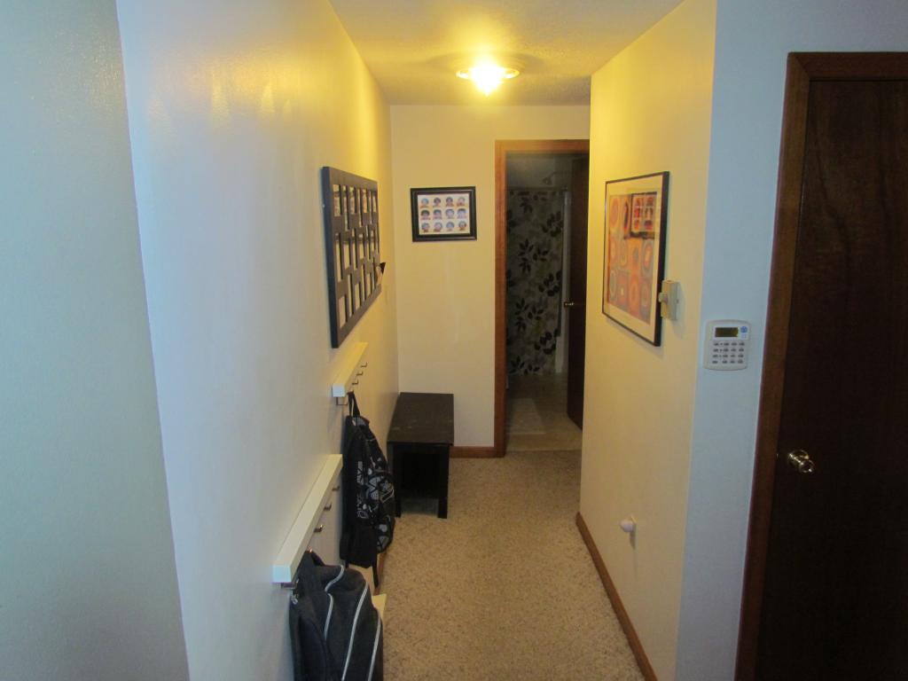 877 Mammoth Road, Unit 7 Manchester, NH 03104 - Photo 8 of 16