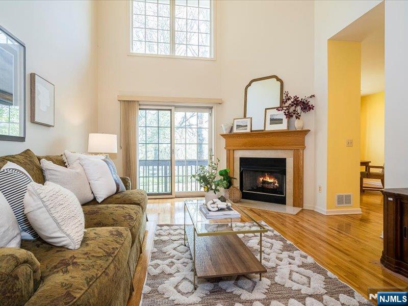 17 Pacio Court, Unit 2017 Roseland, NJ 07068 - Photo 8 of 38