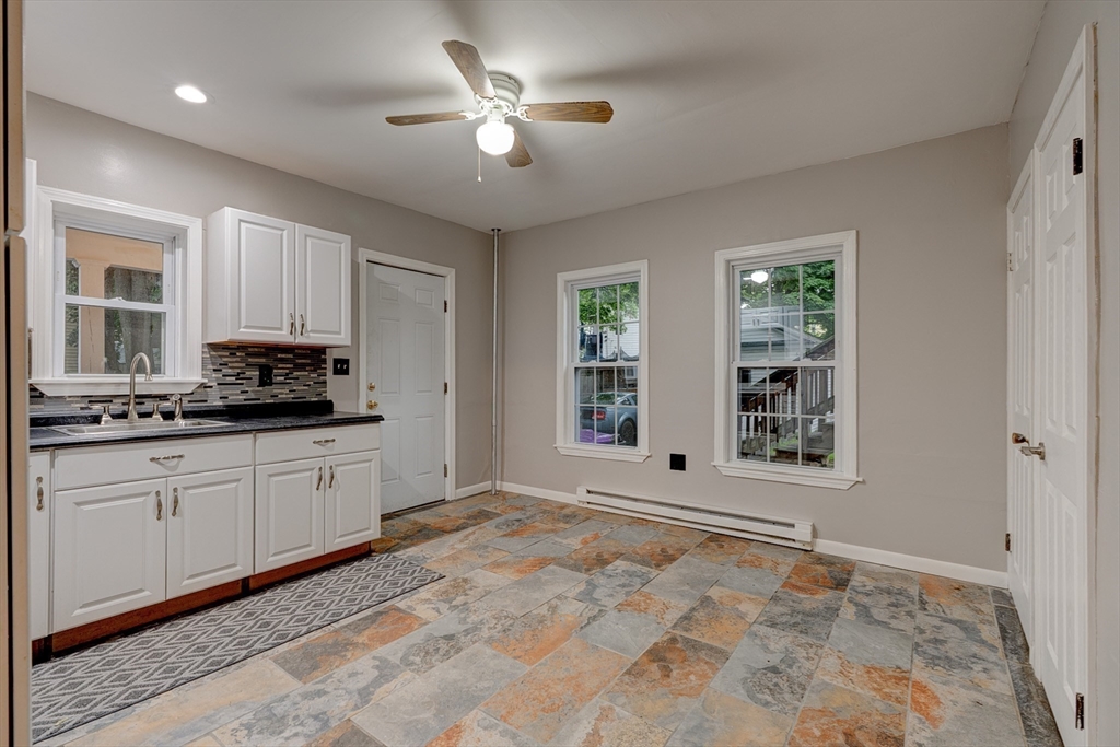 51 View Street Holyoke, MA 01040 - Photo 9 of 27 Gallery Image 9