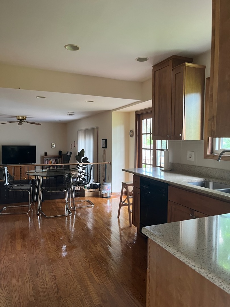 650 Shallow Cove Road Lake Zurich, IL 60047 - Photo 5 of 13