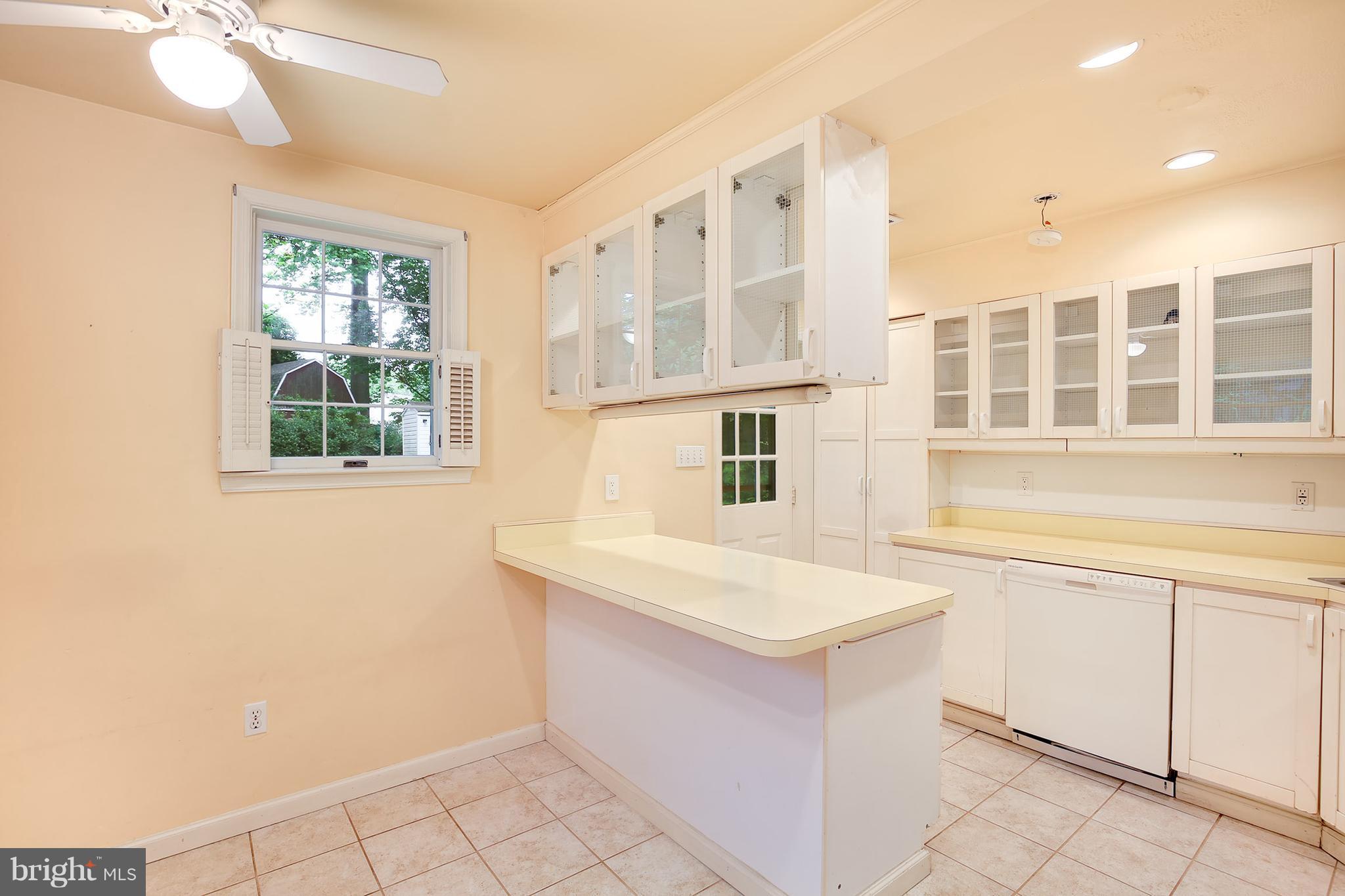 3010 Dawson Avenue Silver Spring, MD 20902 - Photo 7 of 29 Kitchen