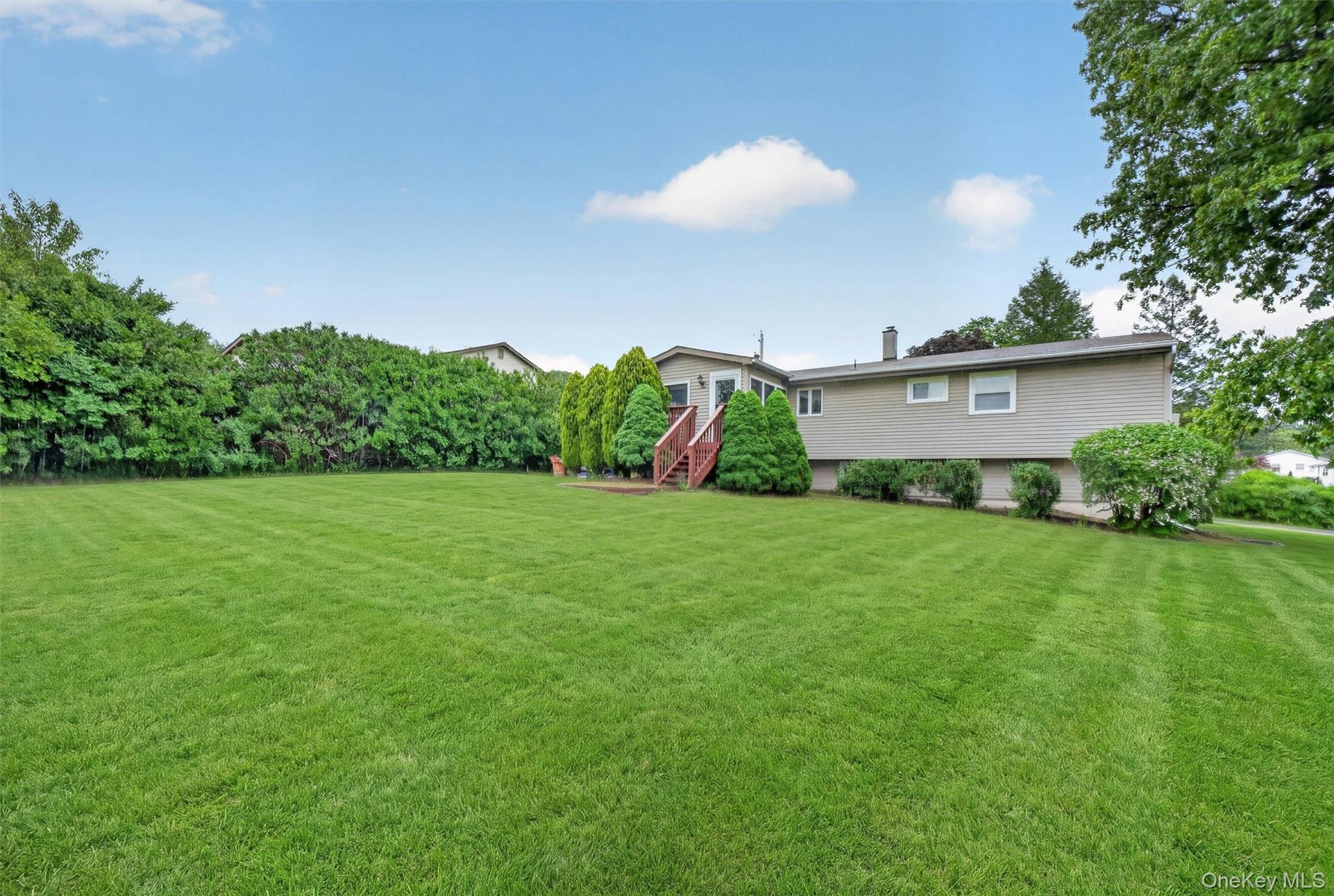 1 Rockledge Road Poughkeepsie, NY 12601 - Photo 32 of 36 Expansive rear lawn