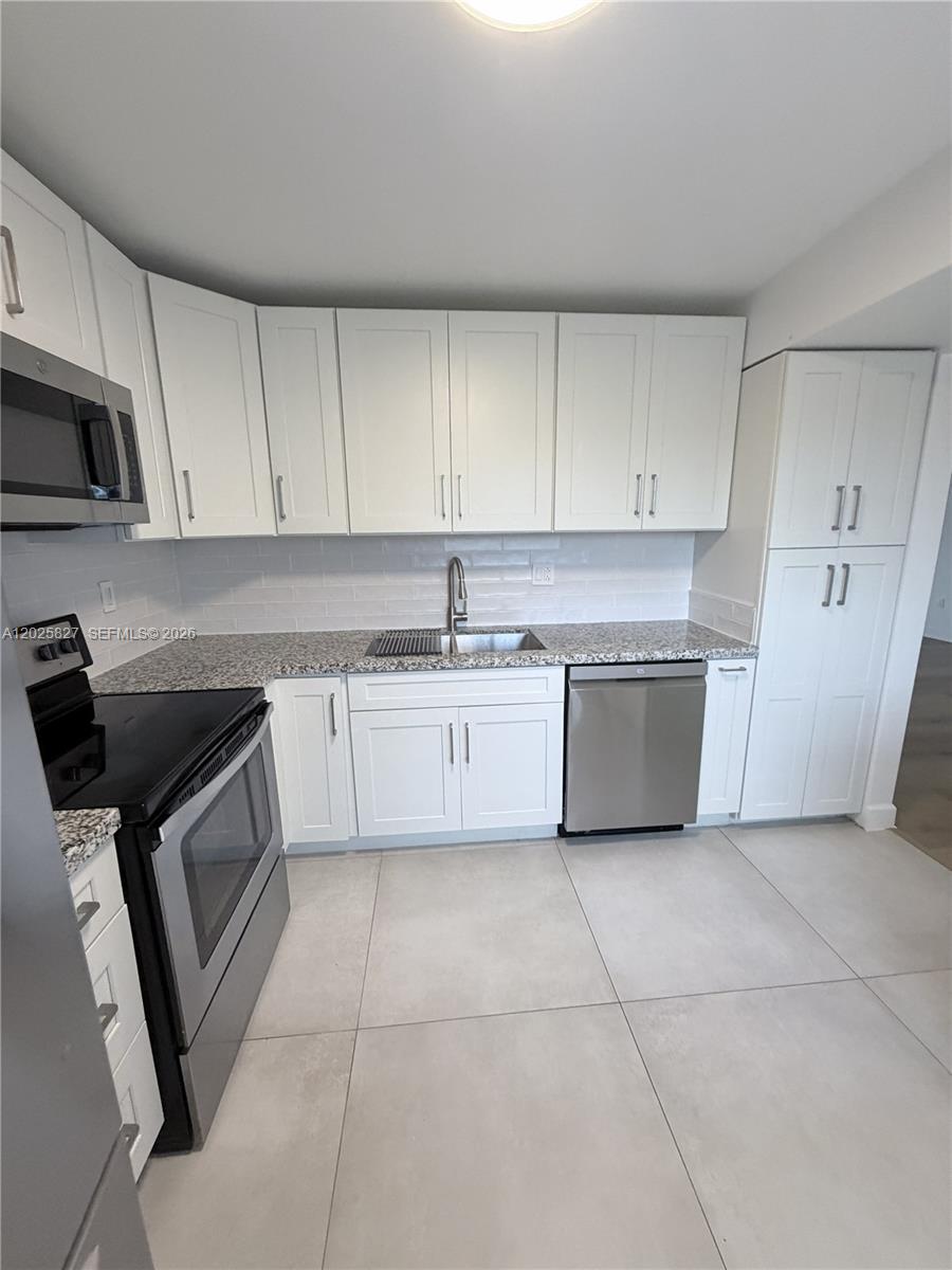 731 North Pine Island Road, Unit 401 Plantation, FL 33324 - Photo 11 of 30