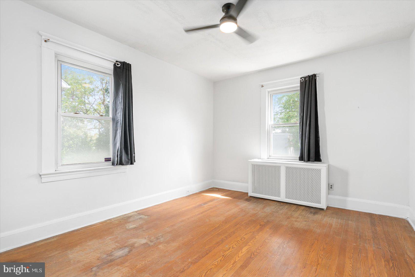 4407 Harcourt Road Baltimore, MD 21214 - Photo 28 of 39 2nd main level bedroom