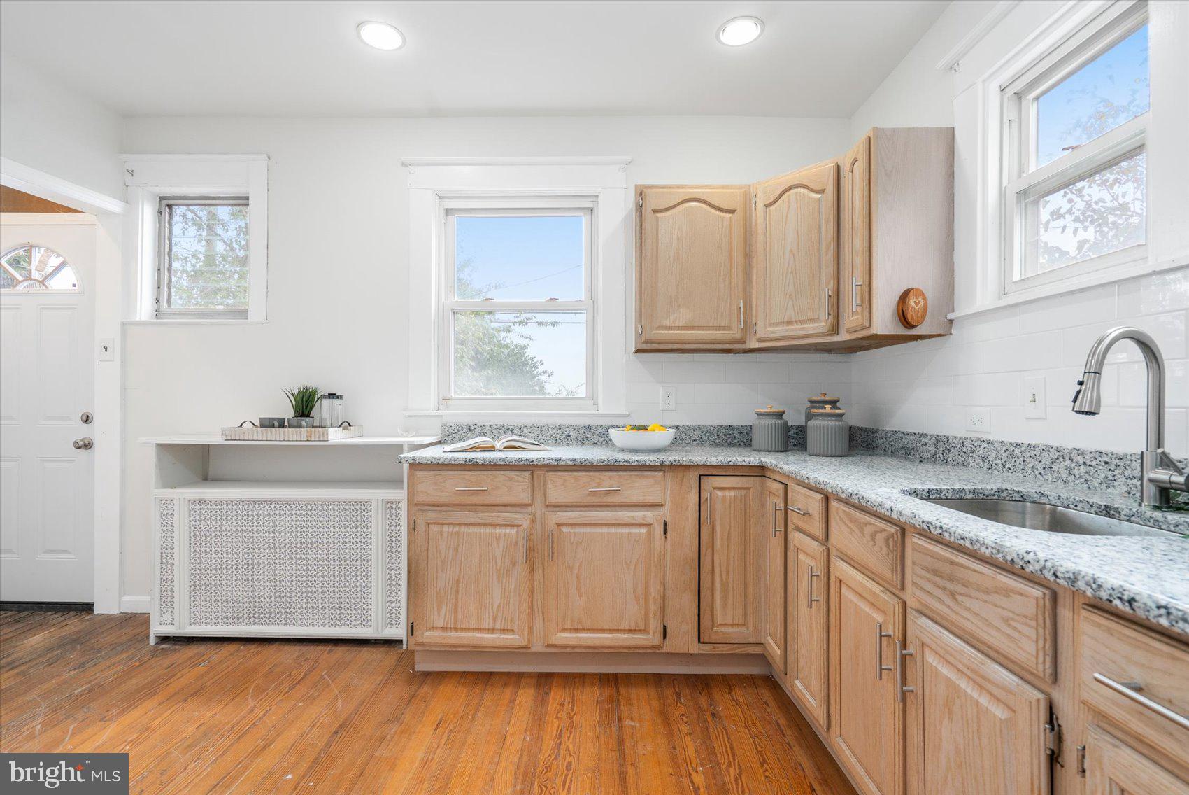 4407 Harcourt Road Baltimore, MD 21214 - Photo 3 of 39 Kitchen with granite counter tops