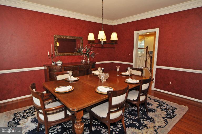 10874 Hunter Gate Way Reston, VA 20194 - Photo 12 of 30 Dining Room