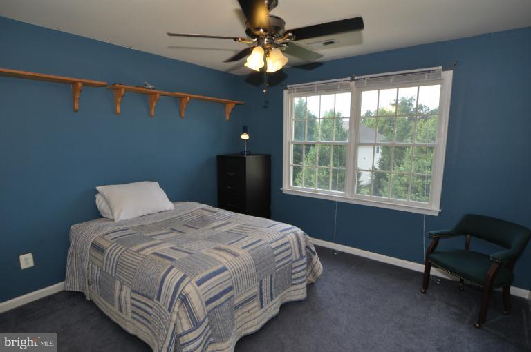 10874 Hunter Gate Way Reston, VA 20194 - Photo 14 of 30 Bedroom