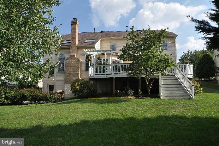 10874 Hunter Gate Way Reston, VA 20194 - Photo 3 of 30 Exterior (Rear)