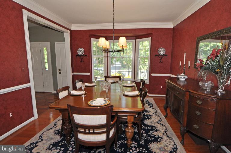 10874 Hunter Gate Way Reston, VA 20194 - Photo 9 of 30 Dining Room