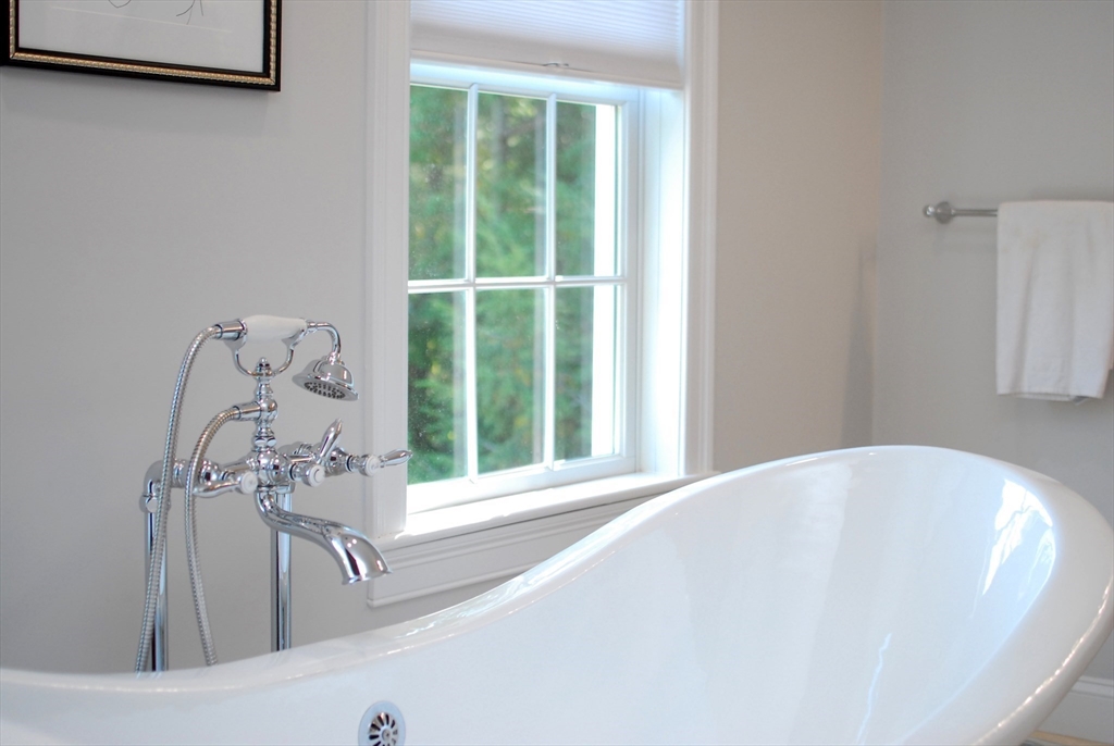 16 Village Road Pepperell, MA 01463 - Photo 18 of 40