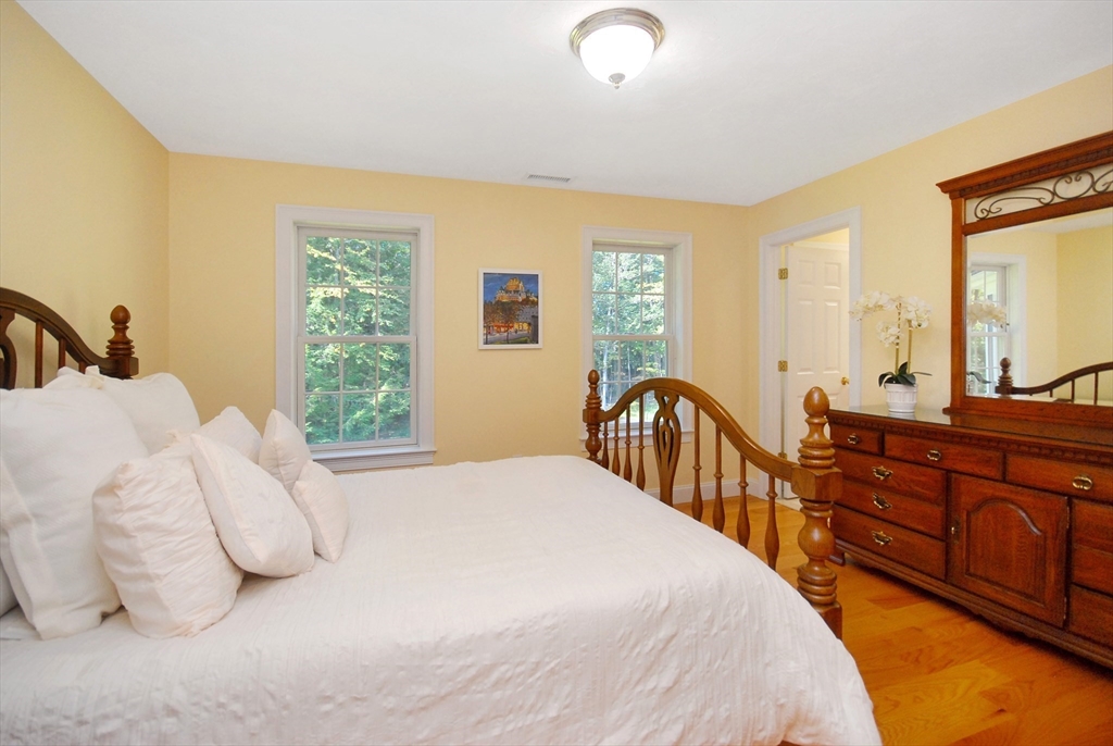 16 Village Road Pepperell, MA 01463 - Photo 19 of 40