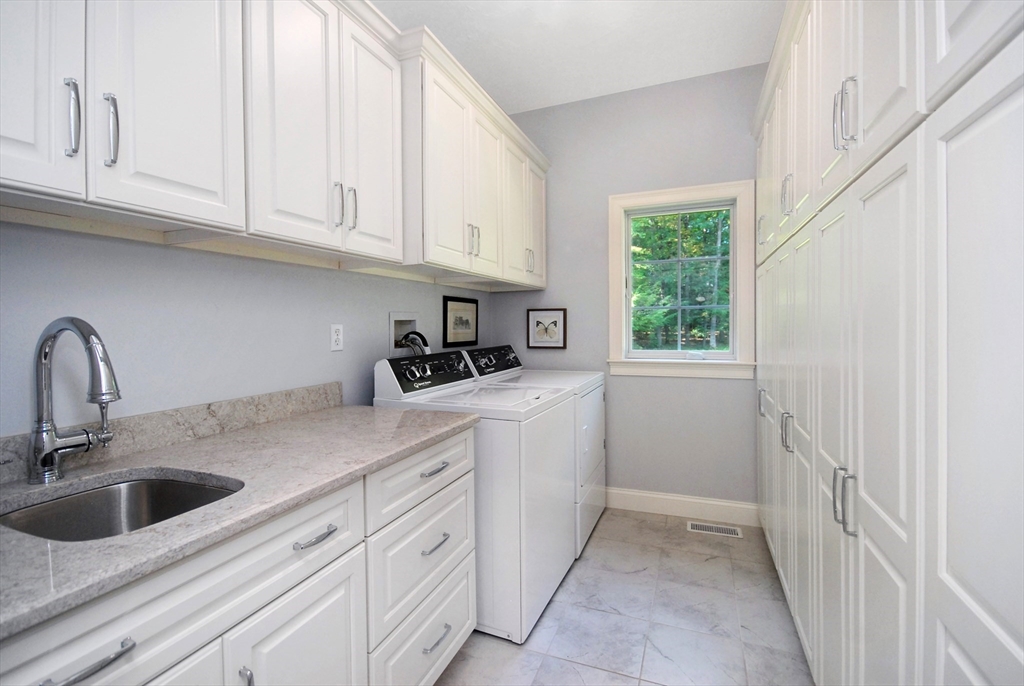 16 Village Road Pepperell, MA 01463 - Photo 24 of 40