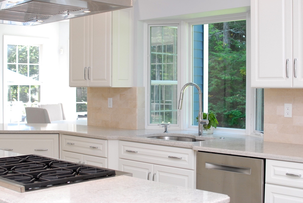 16 Village Road Pepperell, MA 01463 - Photo 26 of 40