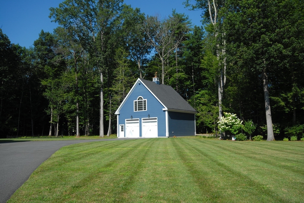 16 Village Road Pepperell, MA 01463 - Photo 30 of 40