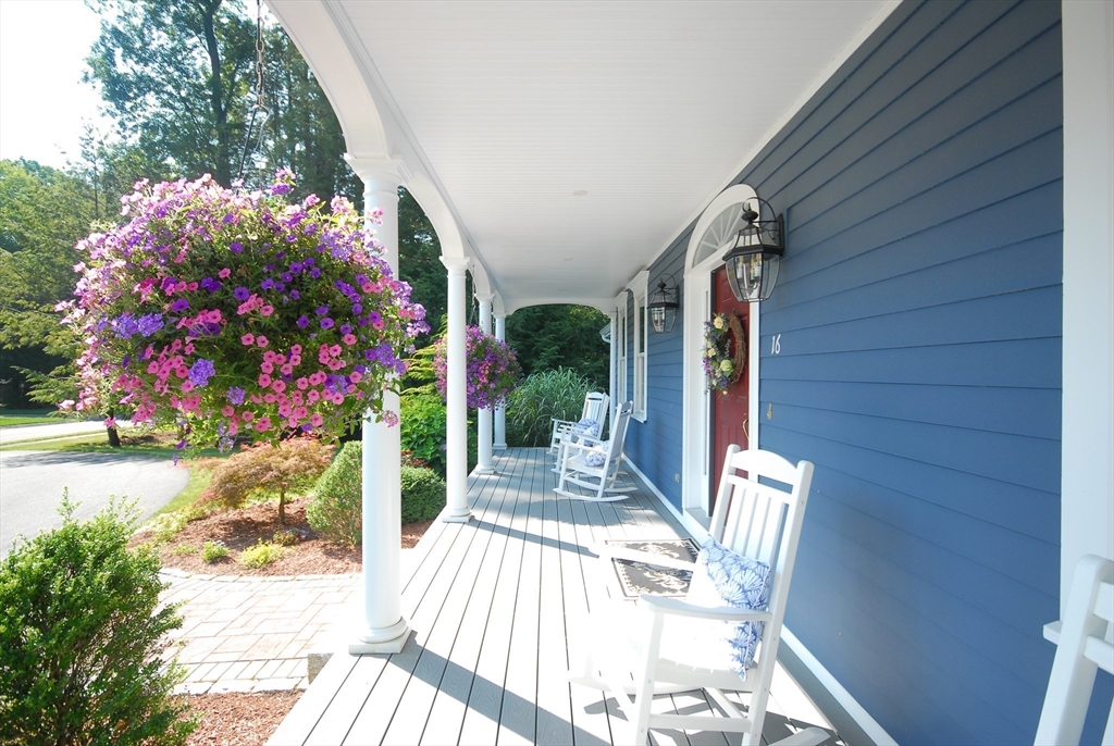 16 Village Road Pepperell, MA 01463 - Photo 3 of 40