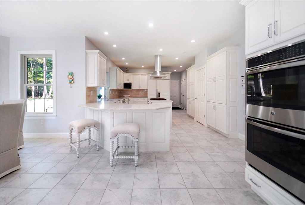 16 Village Road Pepperell, MA 01463 - Photo 6 of 40