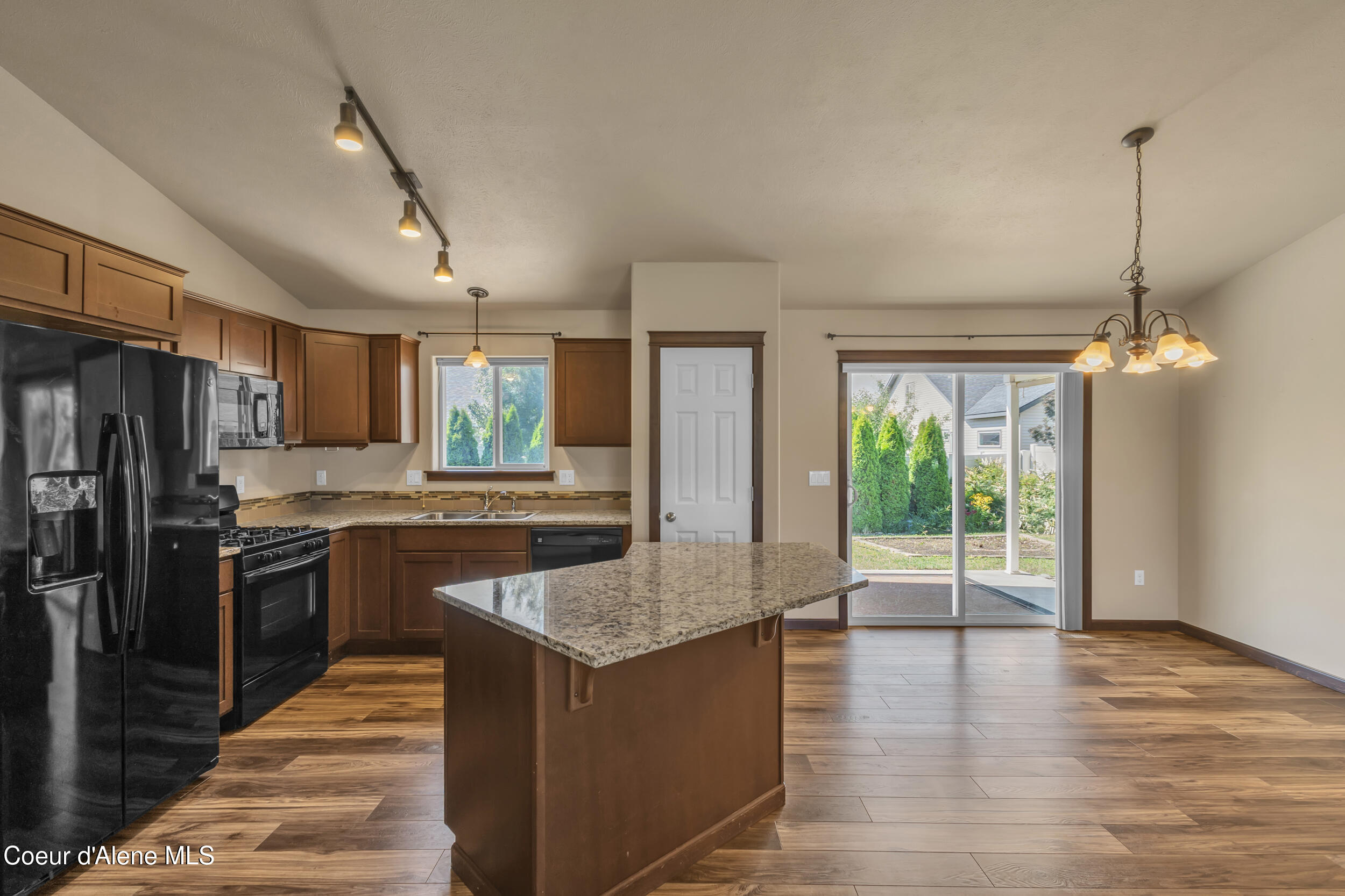 6684 West Conner Street Rathdrum, ID 83858 - Photo 14 of 42 Kitchen and Dining Room