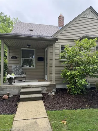$1,850 | 20728 Carlysle Street, Dearborn, MI 48124
