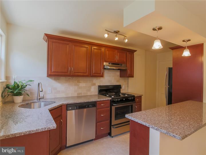 734 Bennington Road Folcroft, PA 19032 - Photo 6 of 18 Kitchen