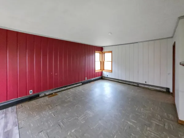 $92,900 | 939 Duluth Avenue North, Thief River Falls, MN 56701