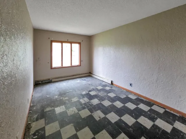 $109,900 | 939 Duluth Avenue North, Thief River Falls, MN 56701