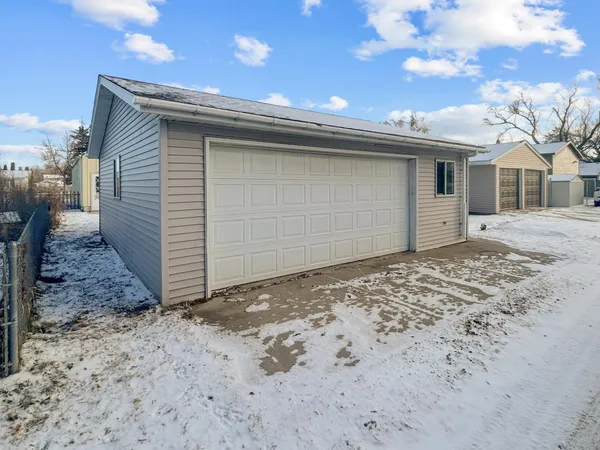 $92,900 | 939 Duluth Avenue North, Thief River Falls, MN 56701