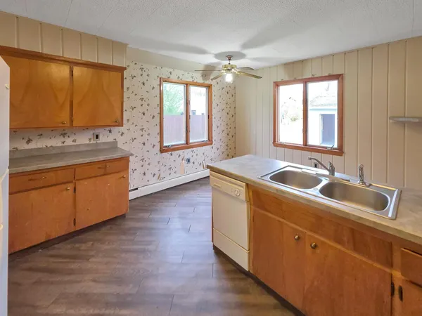 $92,900 | 939 Duluth Avenue North, Thief River Falls, MN 56701