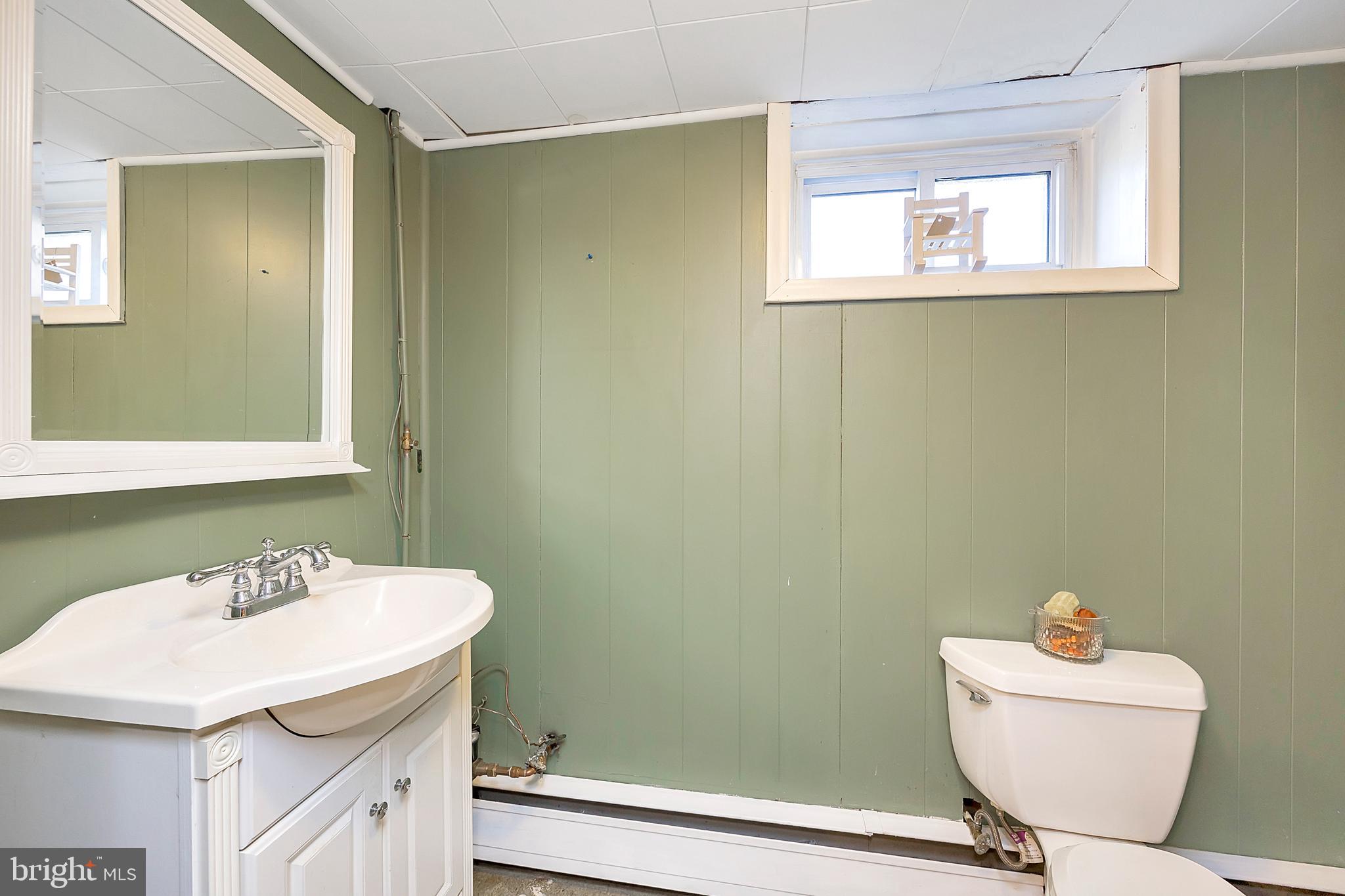 320 Hill Road Havertown, PA 19083 - Photo 40 of 77 Lower level powder room